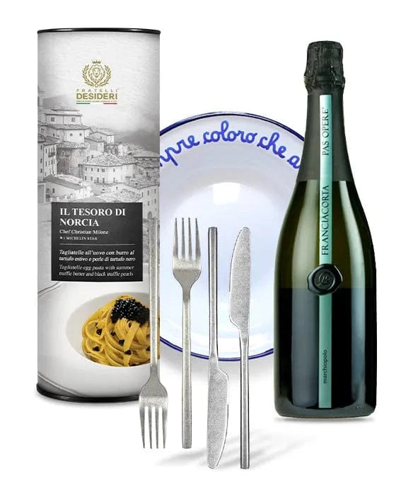 Il Tesoro di Norcia, il Marchiopolo Franciacorta, il piatto "Il cibo trova sempre..." e due set di posate
